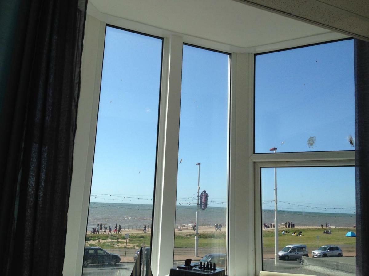 Oakwell Hotel Blackpool Bagian luar foto
